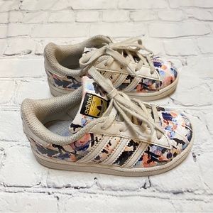 adidas gazelle silver green womens KIDS MINECRAFT X ADIDAS SUPERSTAR CREEPER CF C (WHITE/BLACK)